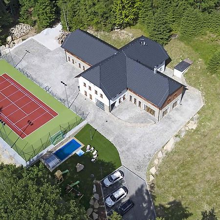 Club Rezidence Pod Luci Leilighet Loučovice Eksteriør bilde